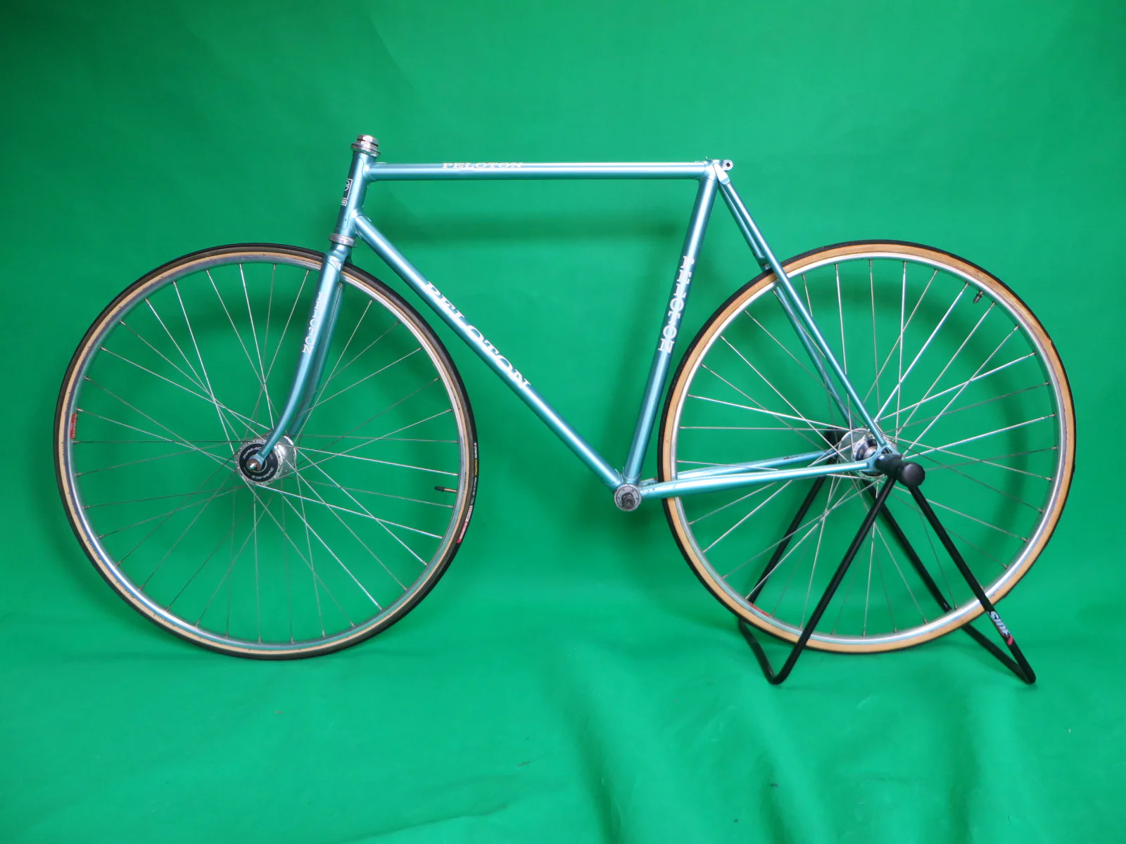 PELOTON // Metallic Sky Blue // 53.5cm - Image 16