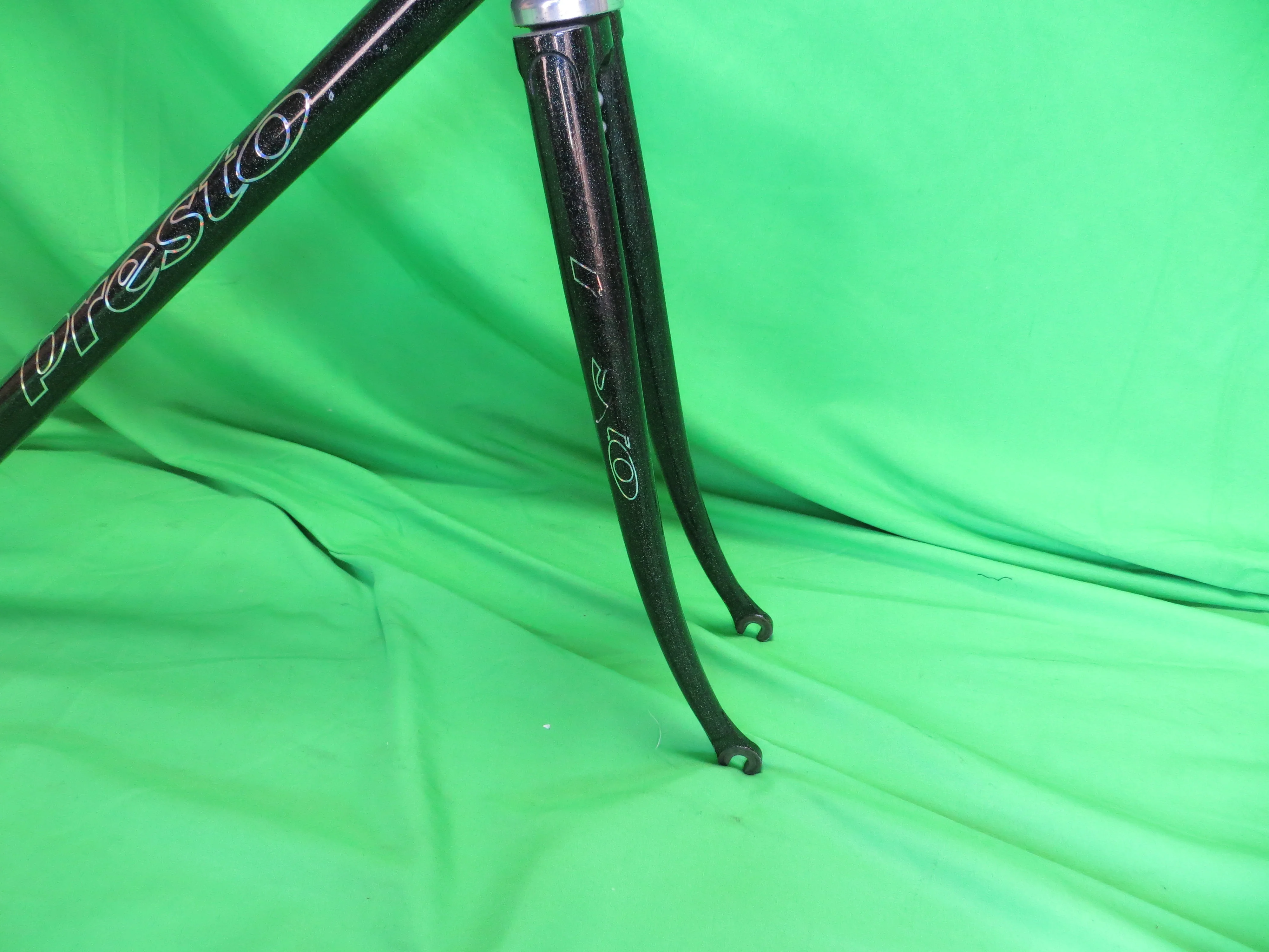 Presto // Black with Silver Flake // 50.5cm - Image 10