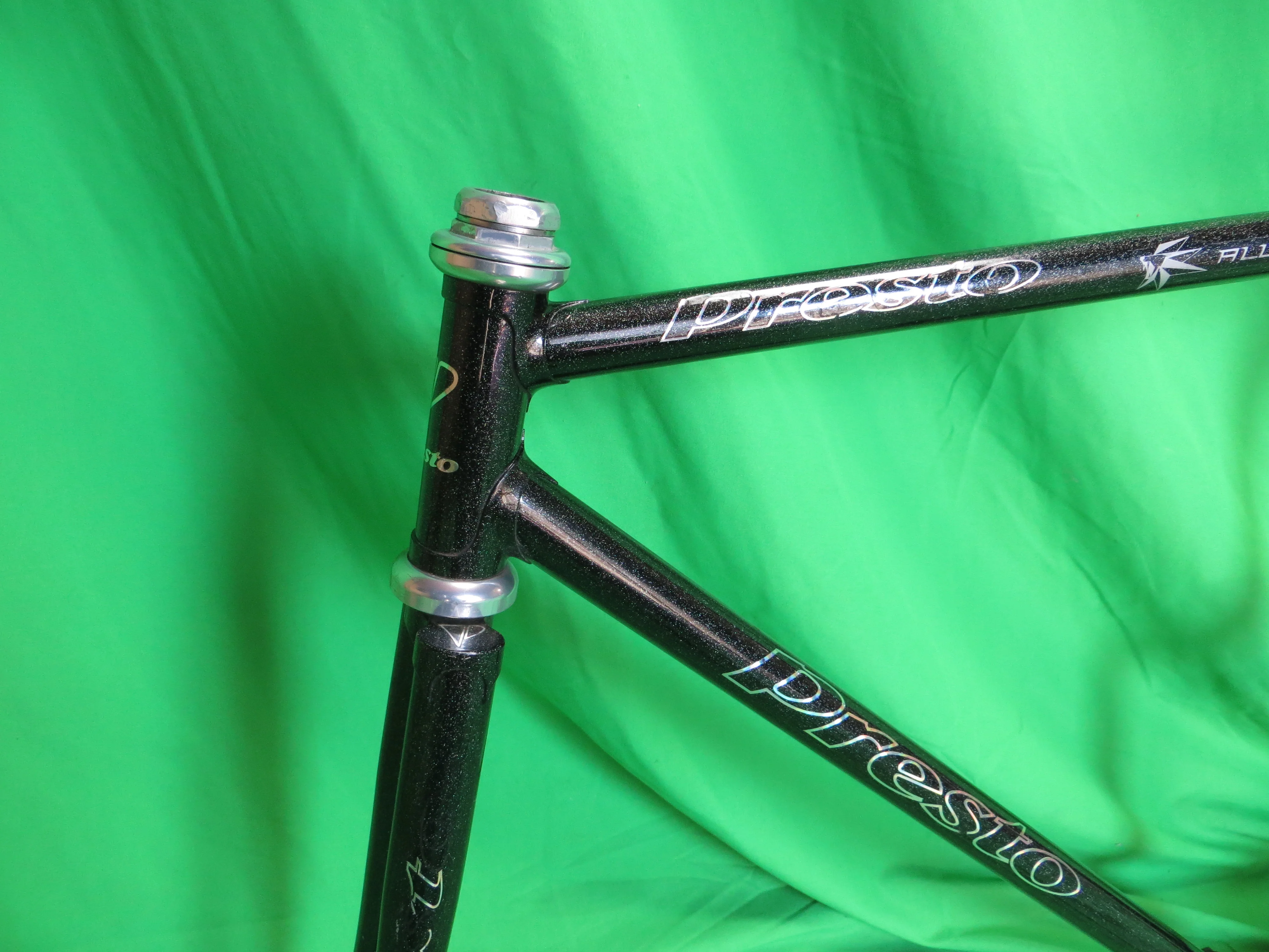 Presto // Black with Silver Flake // 50.5cm - Image 2