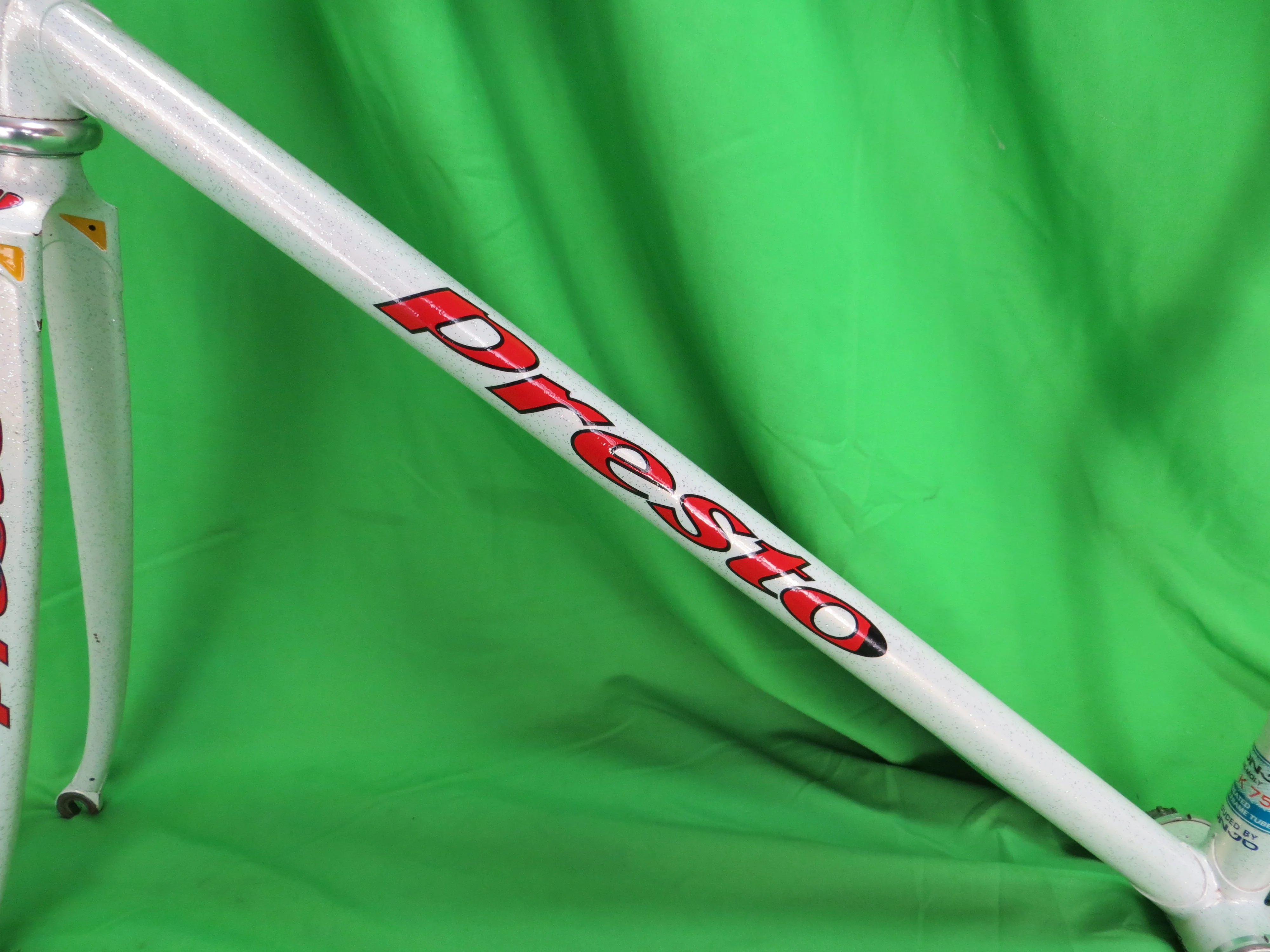 Presto // White with Silver Flake // 51cm - Image 6