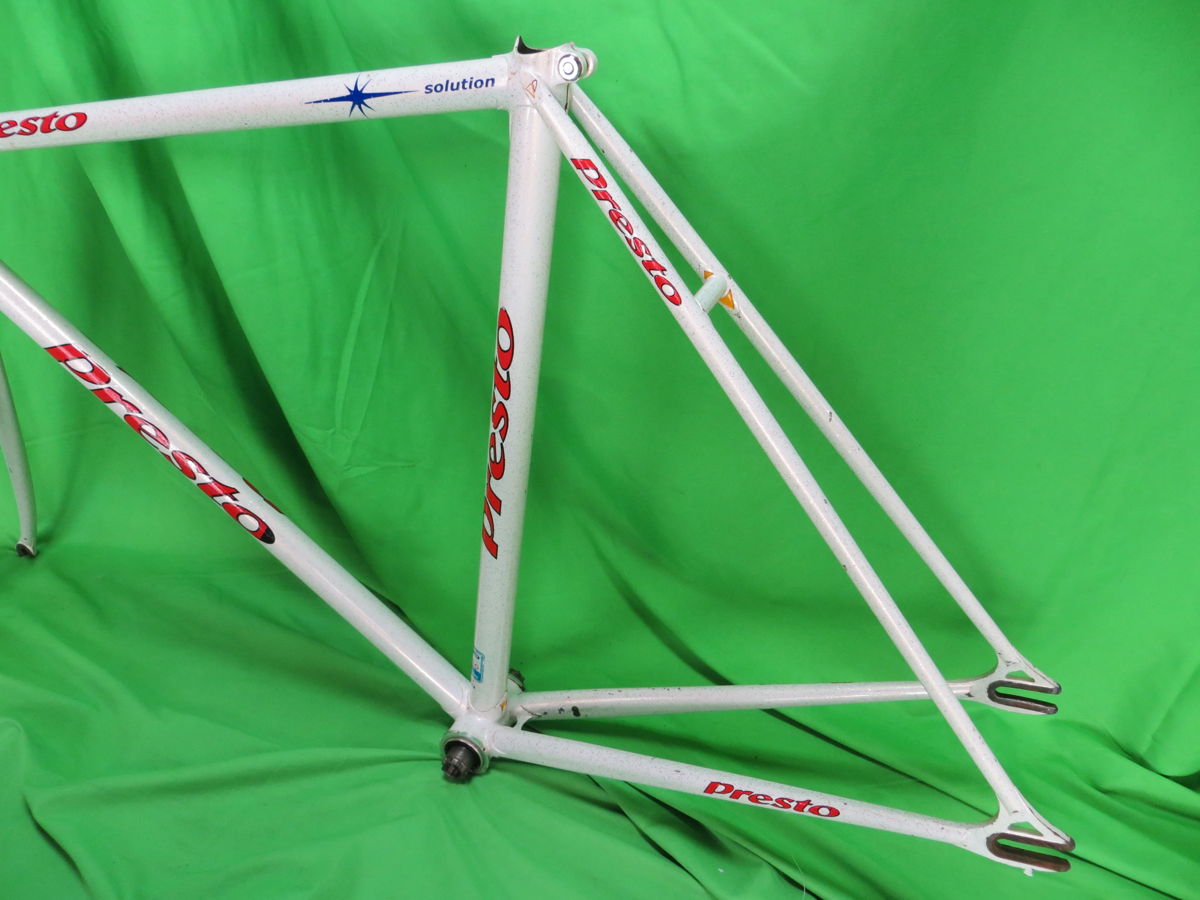 Presto // White with Silver Flake // 51cm - Image 8