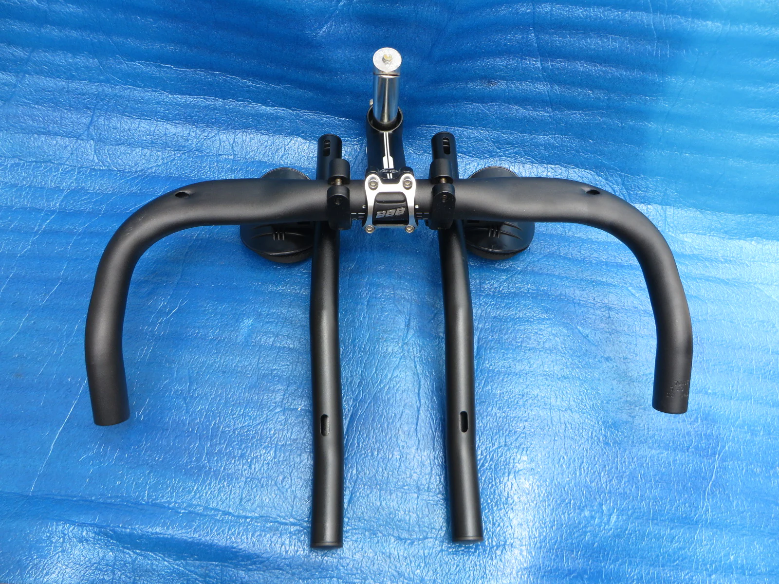Profile Design T2 Wing Handlebar DH 40cm 31.8mm Bar Clamp with extensions (21053023) - Image 3
