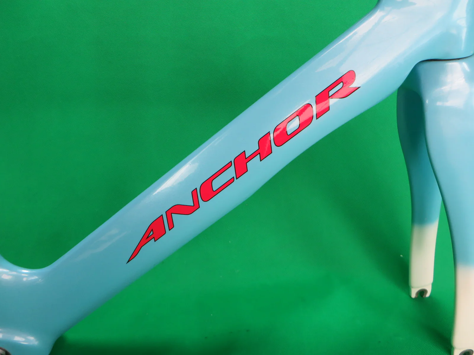 Rare! Anchor TR8 Carbon // White / Light Blue Fade // 50cm NJS Approved - Image 13