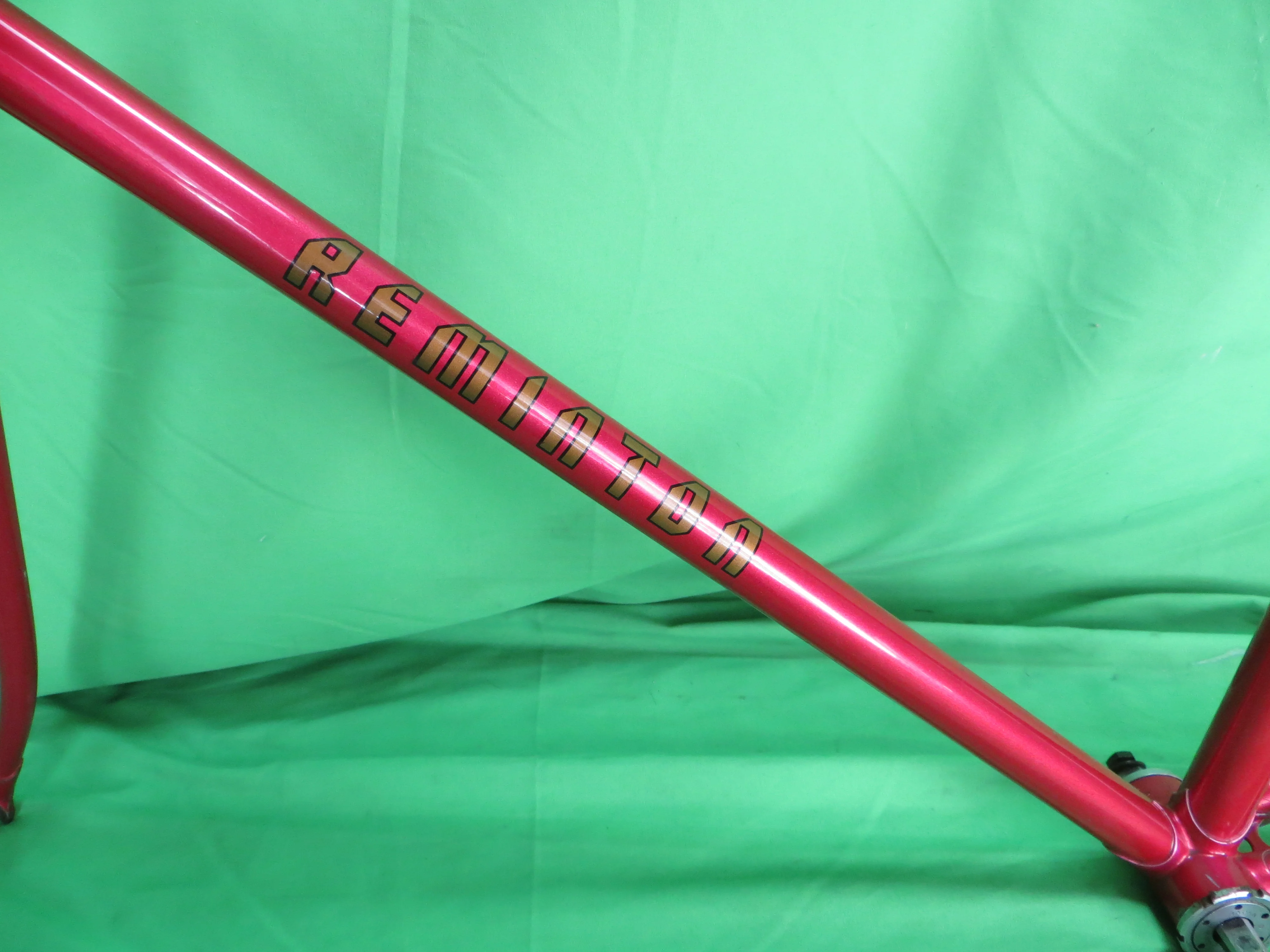 Reminton // Pinkish Red Metallic // 56cm - Image 6