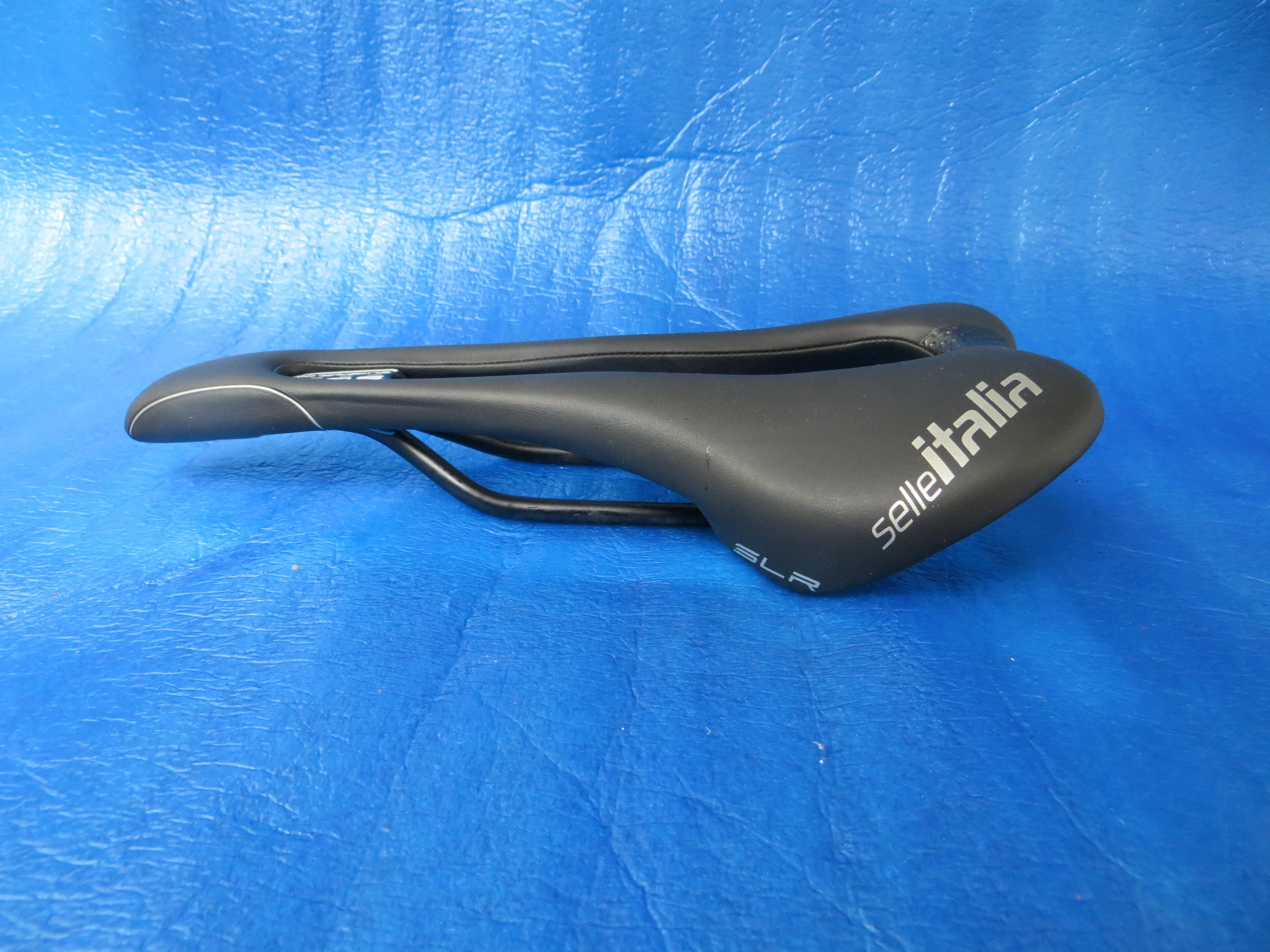 Selle ITALIA SLR Superflow 44mm Rail PADDED Saddle NJS Approved Manganese Rail (24110208) - Image 3