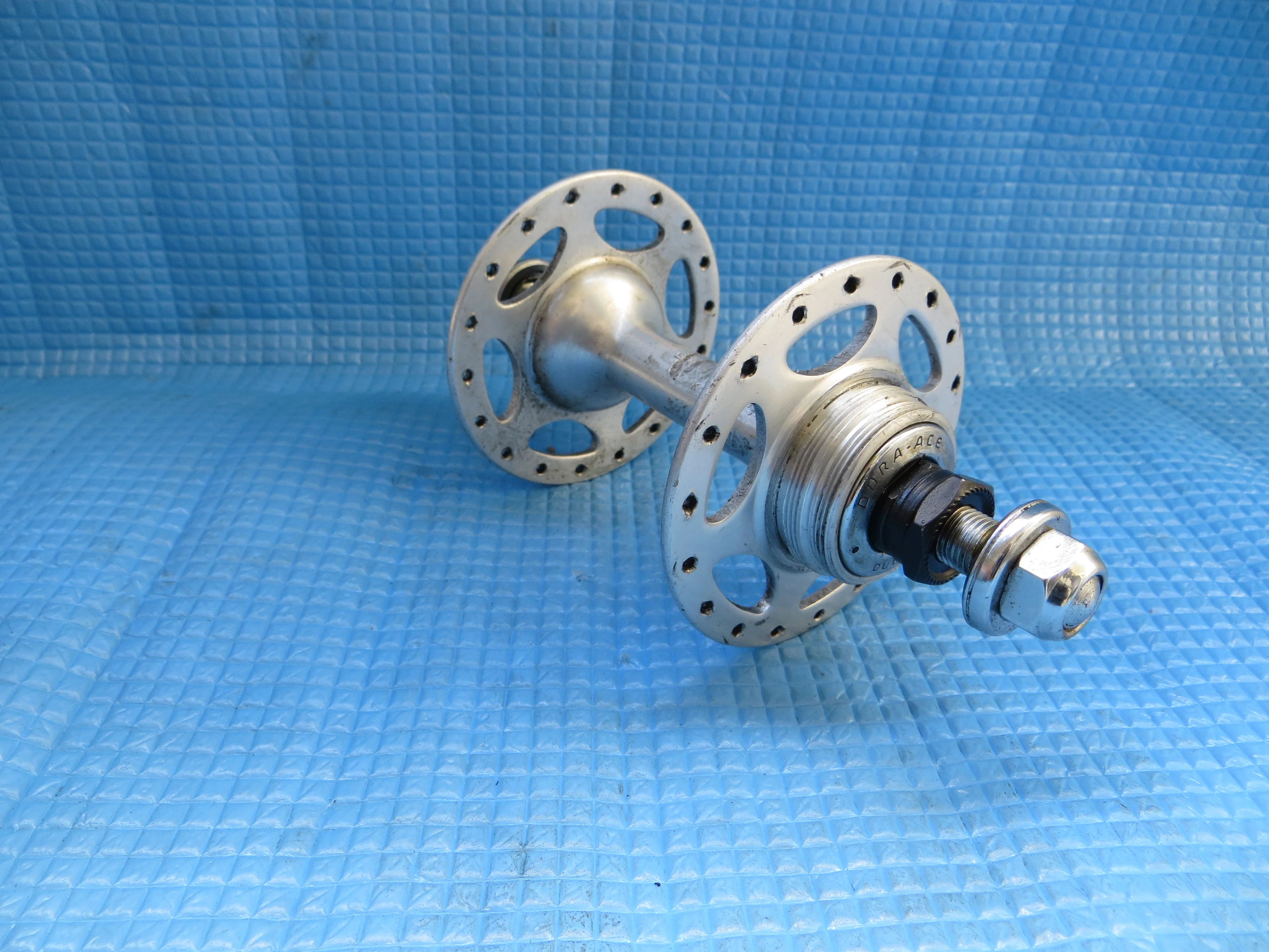 Shimano Dura Ace HB-7520 36H 120mm Rear Hub One Sided Fixed (22092851) - Image 4
