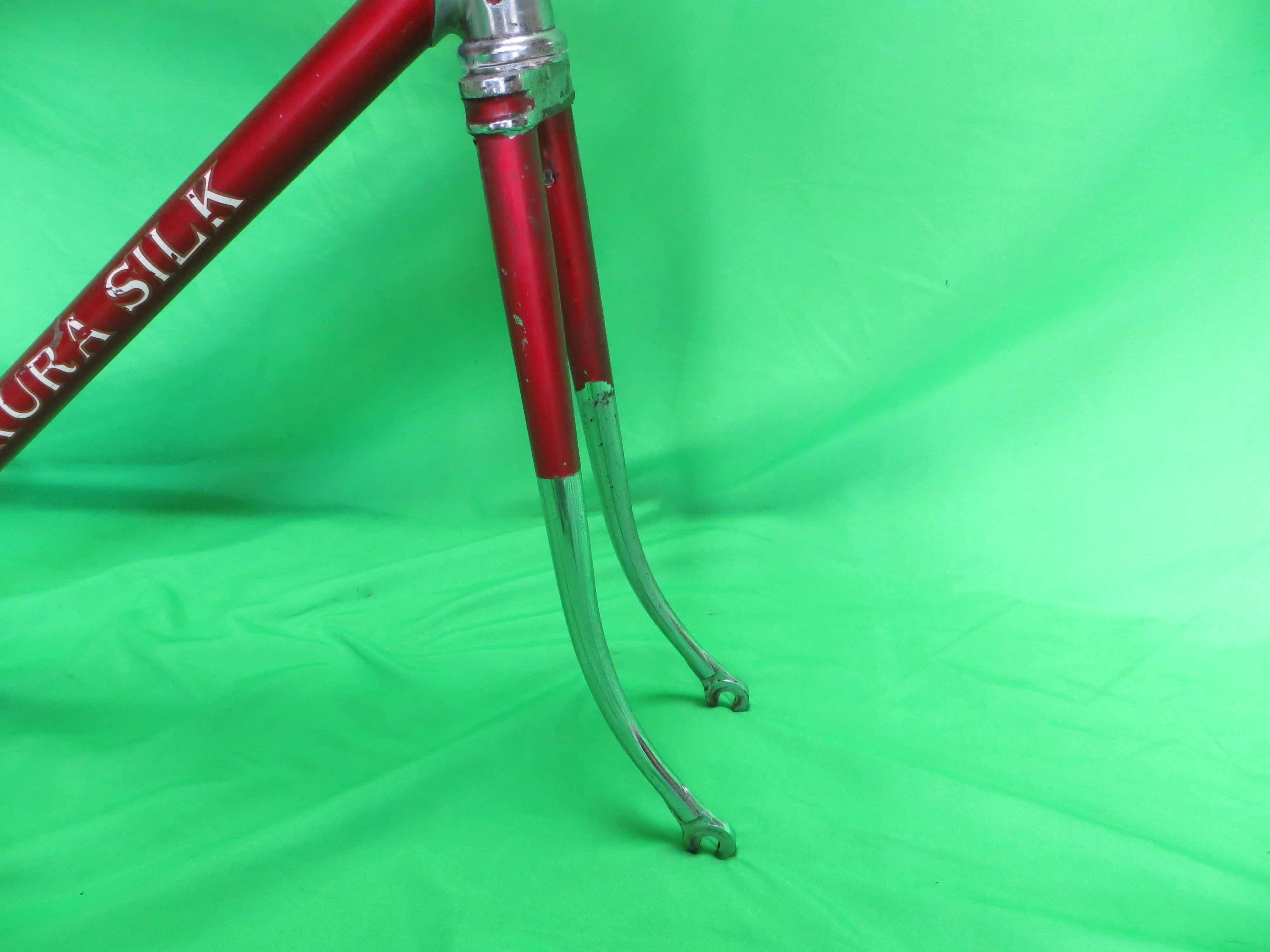 Super Rare! Vintage 1973 Katakura Silk // Candy Red/ Chrome Plated // 51cm - Image 13
