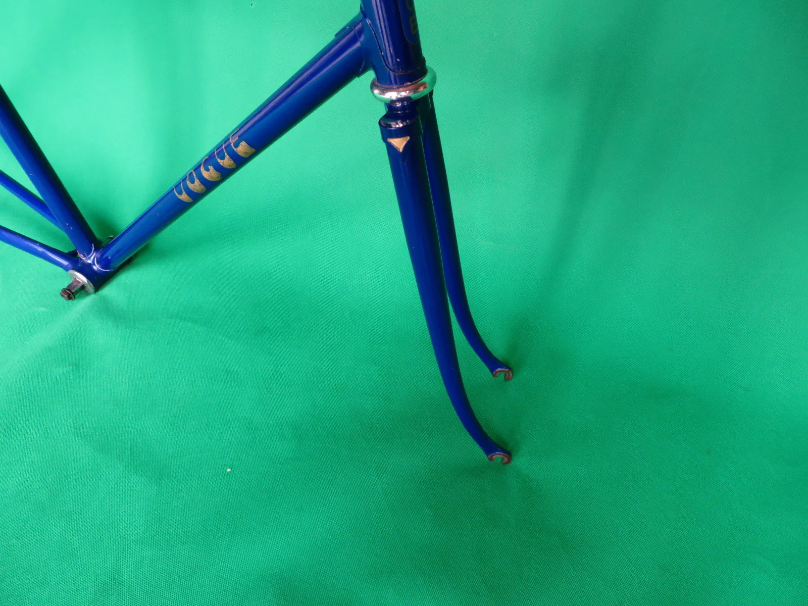 Vogue Purplish-Blue 2001 {51cm} - Image 3